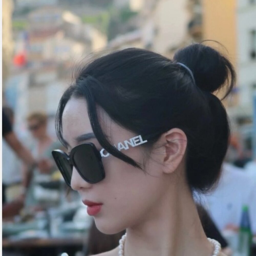 Authentic CHANEL Sunglasses Women's Polarized-Black/White CC Logo New With Box